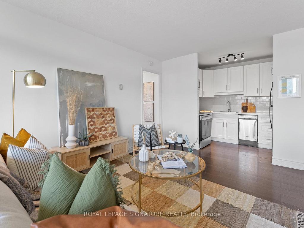









40


Homewood

Avenue, 2217,
Toronto,




ON
M4Y 2K2

