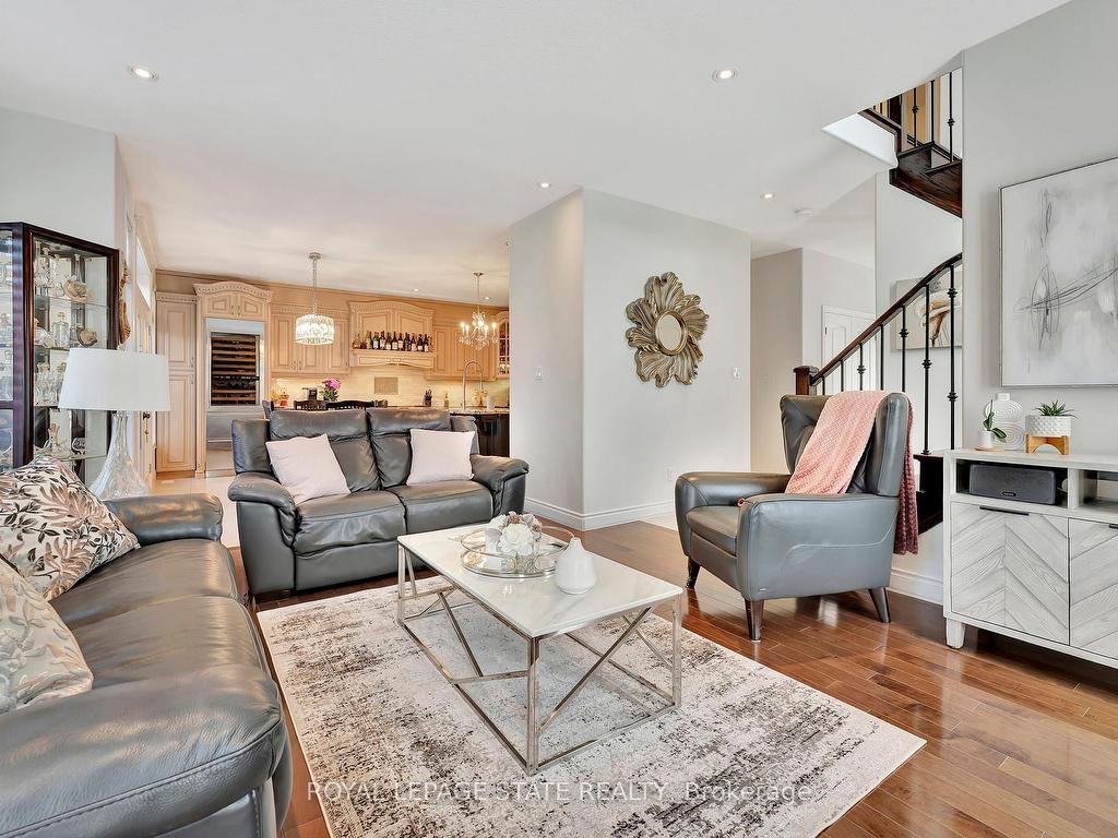 









3


Rianna

Court,
Hamilton,




ON
L9B 0G3

