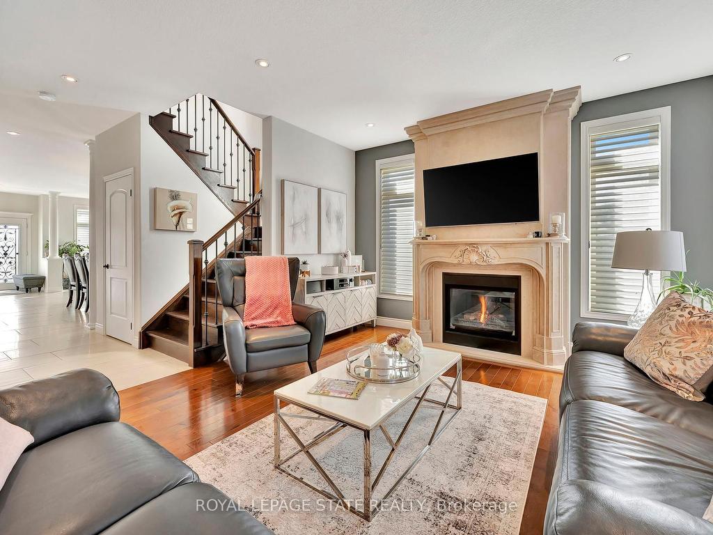 









3


Rianna

Court,
Hamilton,




ON
L9B 0G3

