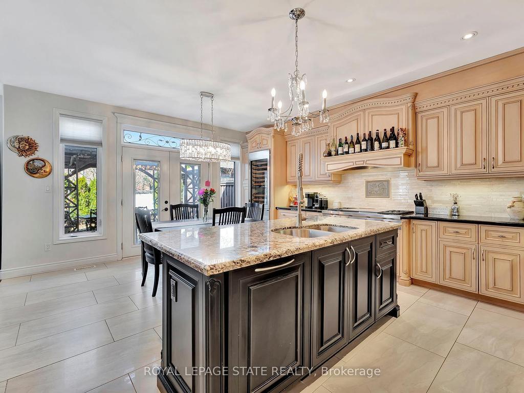 









3


Rianna

Court,
Hamilton,




ON
L9B 0G3

