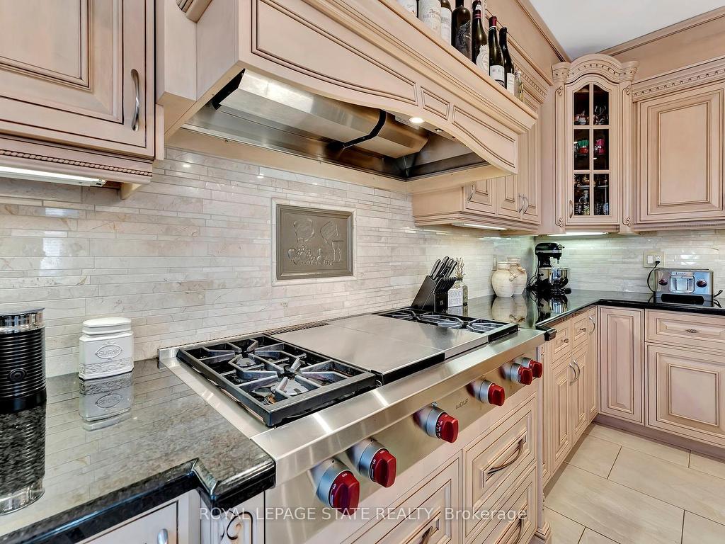 









3


Rianna

Court,
Hamilton,




ON
L9B 0G3

