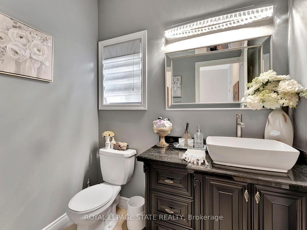 









3


Rianna

Court,
Hamilton,




ON
L9B 0G3

