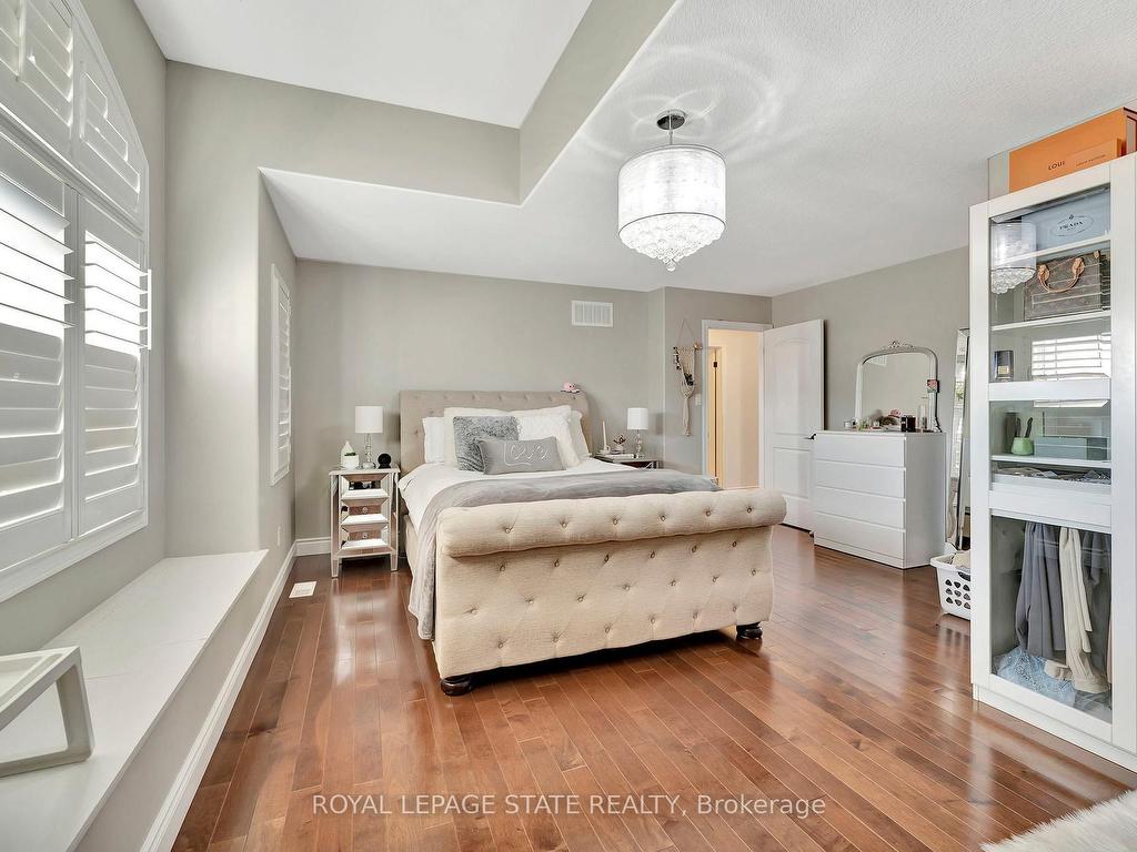 









3


Rianna

Court,
Hamilton,




ON
L9B 0G3

