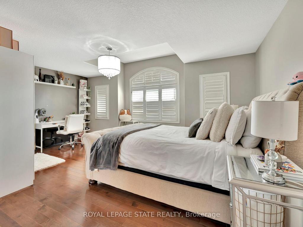 









3


Rianna

Court,
Hamilton,




ON
L9B 0G3

