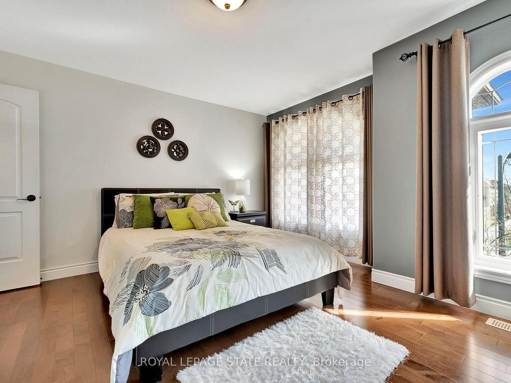 









3


Rianna

Court,
Hamilton,




ON
L9B 0G3

