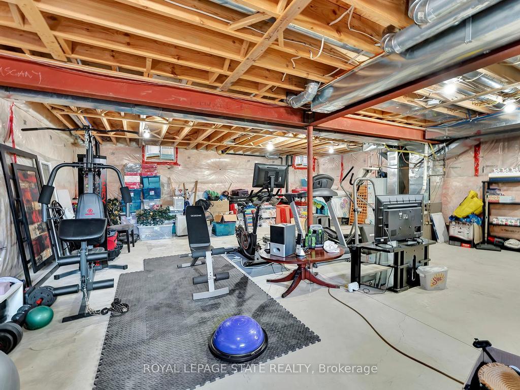









3


Rianna

Court,
Hamilton,




ON
L9B 0G3

