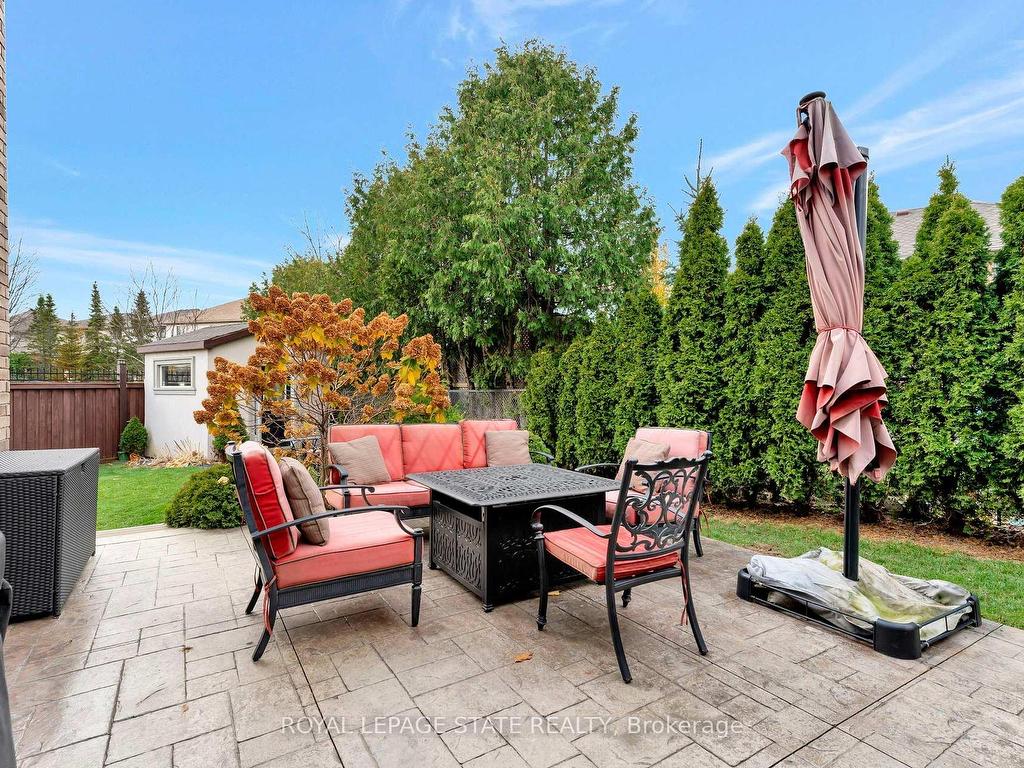 









3


Rianna

Court,
Hamilton,




ON
L9B 0G3

