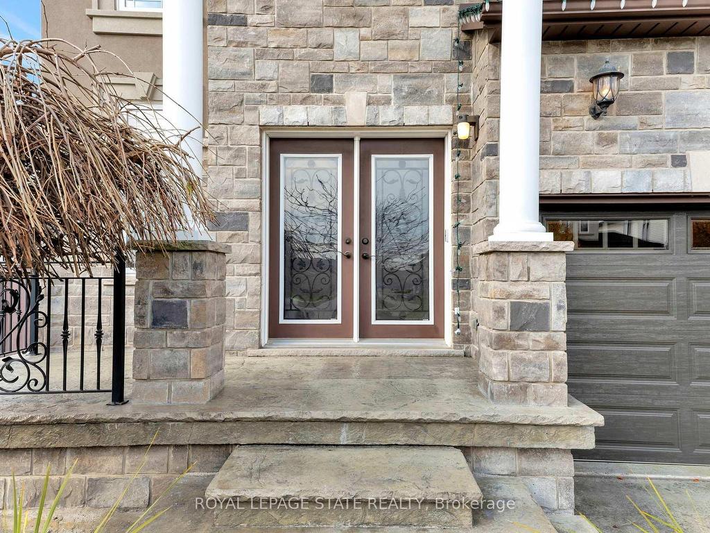 









3


Rianna

Court,
Hamilton,




ON
L9B 0G3


