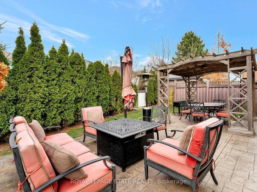 









3


Rianna

Court,
Hamilton,




ON
L9B 0G3

