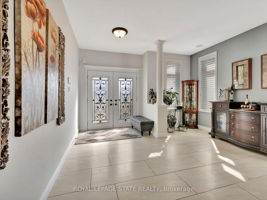 









3


Rianna

Court,
Hamilton,




ON
L9B 0G3

