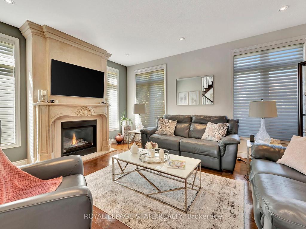 









3


Rianna

Court,
Hamilton,




ON
L9B 0G3

