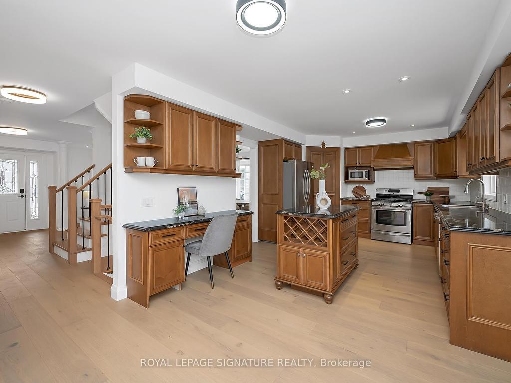 









11


Eric Burke

Court,
Hamilton,




ON
L9A 5J9

