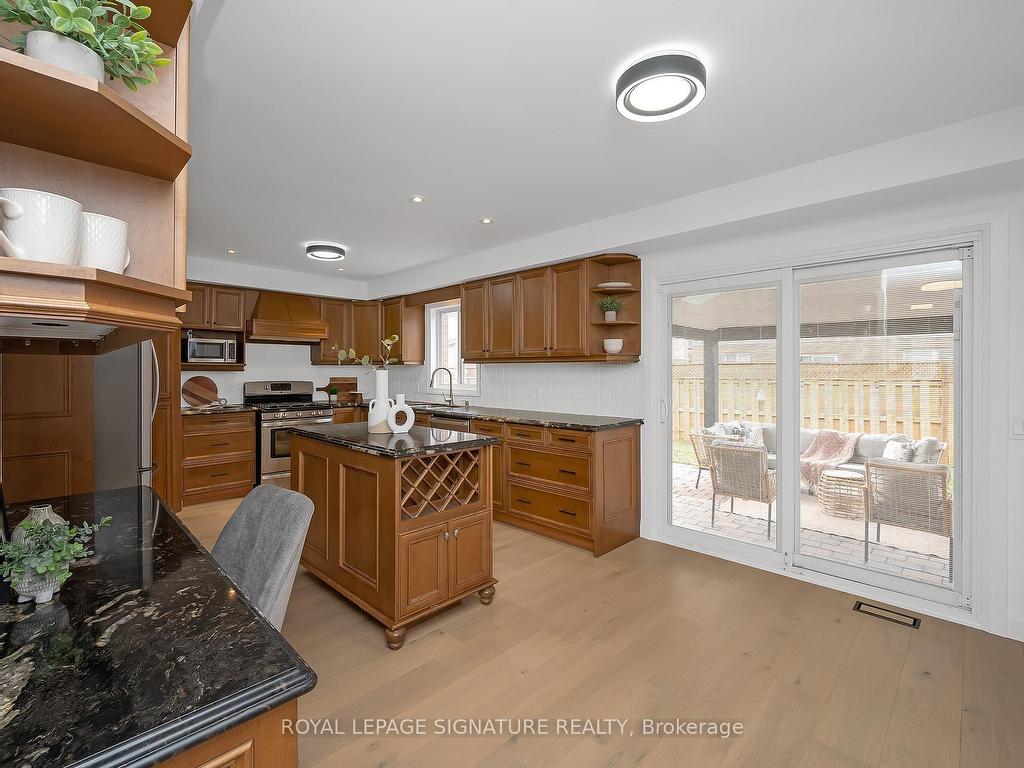 









11


Eric Burke

Court,
Hamilton,




ON
L9A 5J9


