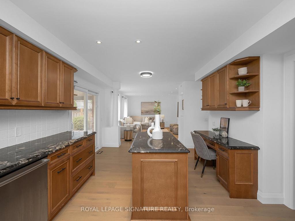 









11


Eric Burke

Court,
Hamilton,




ON
L9A 5J9

