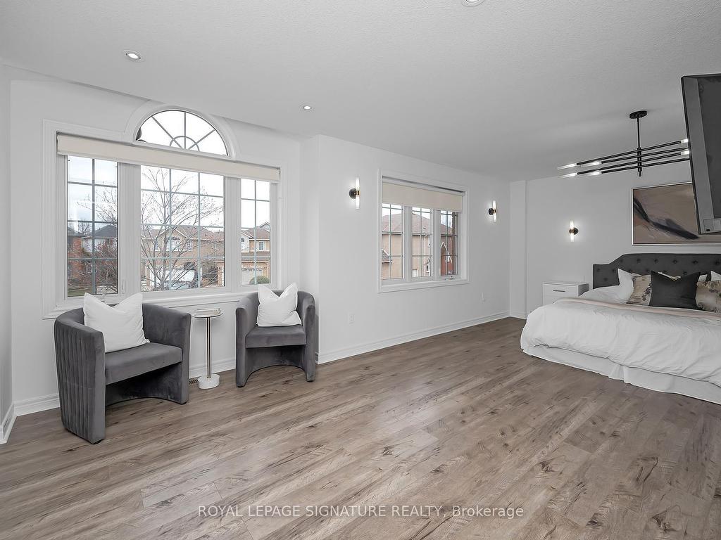 









11


Eric Burke

Court,
Hamilton,




ON
L9A 5J9

