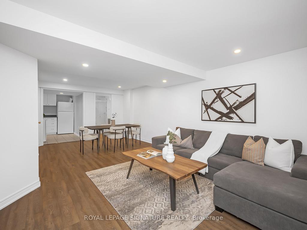 









11


Eric Burke

Court,
Hamilton,




ON
L9A 5J9

