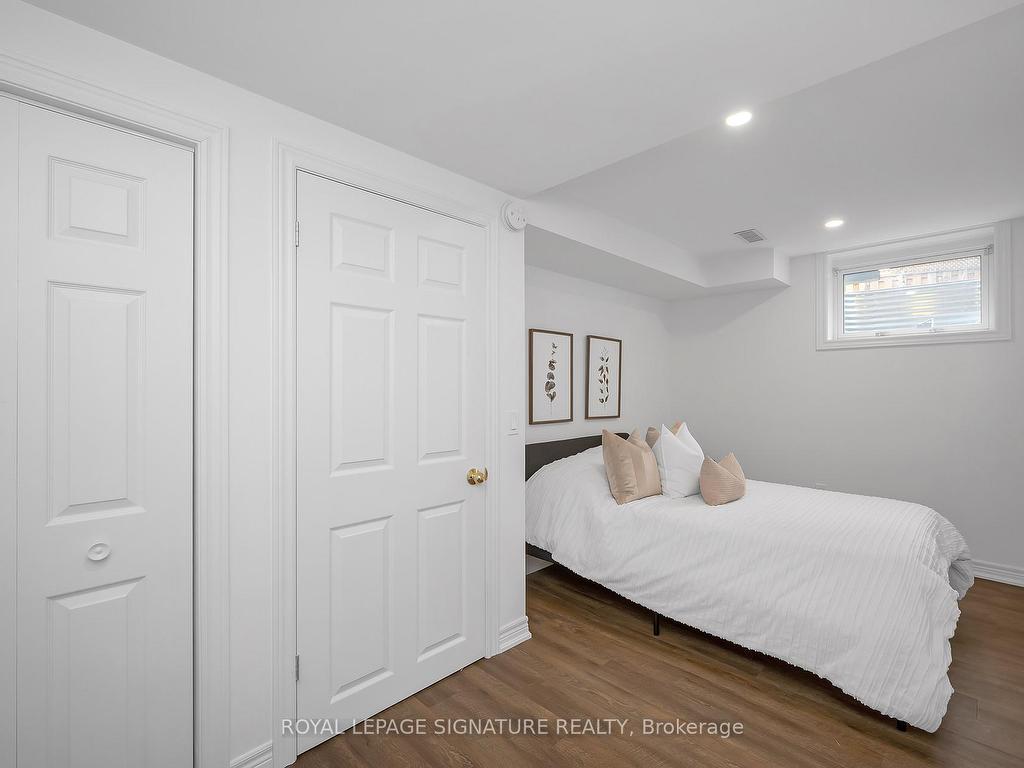 









11


Eric Burke

Court,
Hamilton,




ON
L9A 5J9

