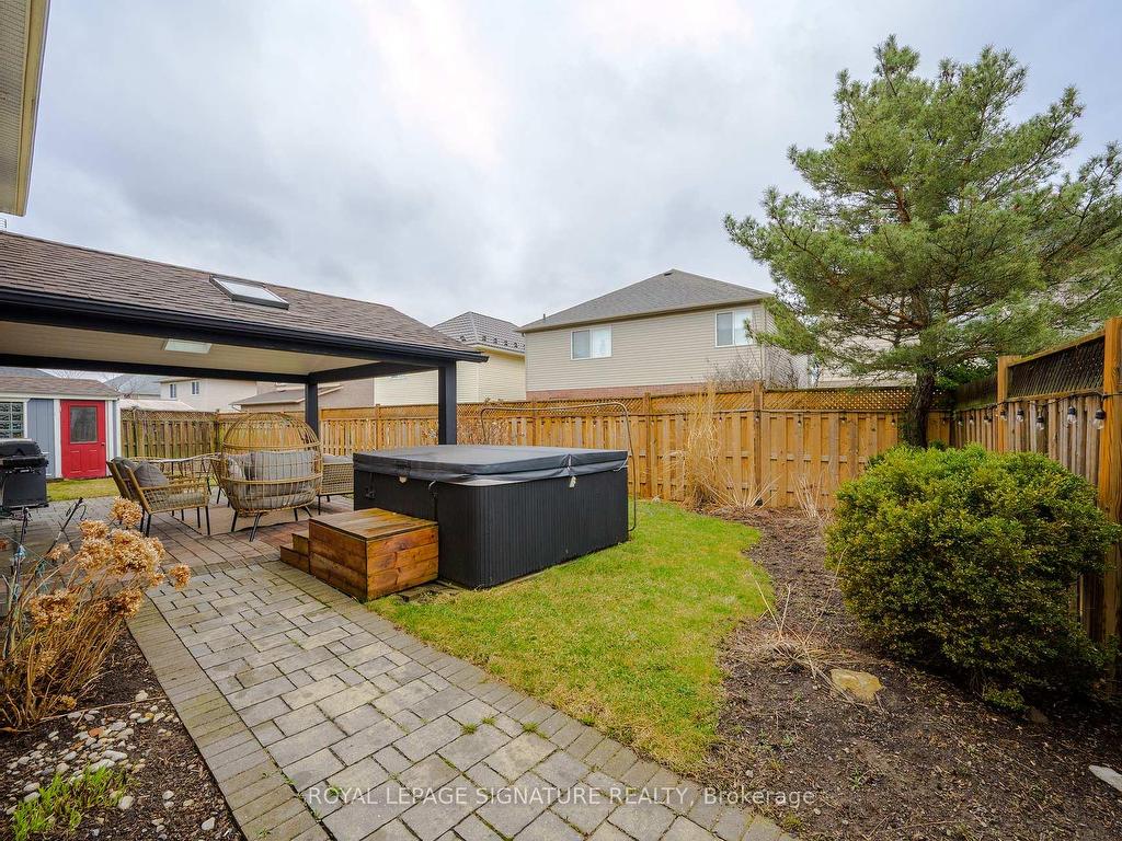 









11


Eric Burke

Court,
Hamilton,




ON
L9A 5J9

