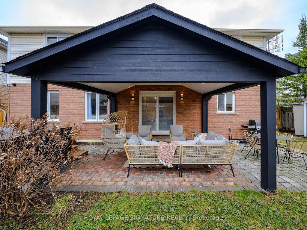 









11


Eric Burke

Court,
Hamilton,




ON
L9A 5J9

