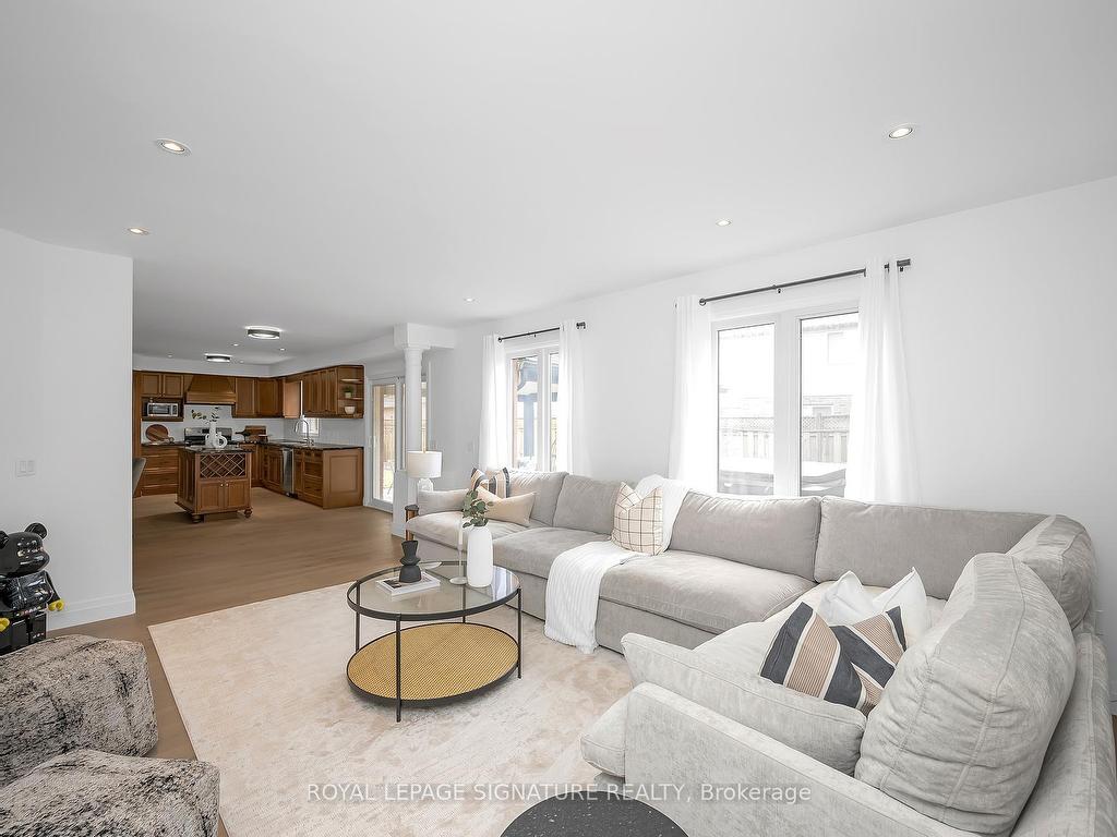 









11


Eric Burke

Court,
Hamilton,




ON
L9A 5J9

