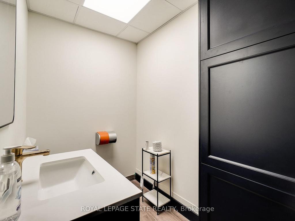 









3485


Harvester

Road, 1,
Burlington,




ON
L7N 3T3

