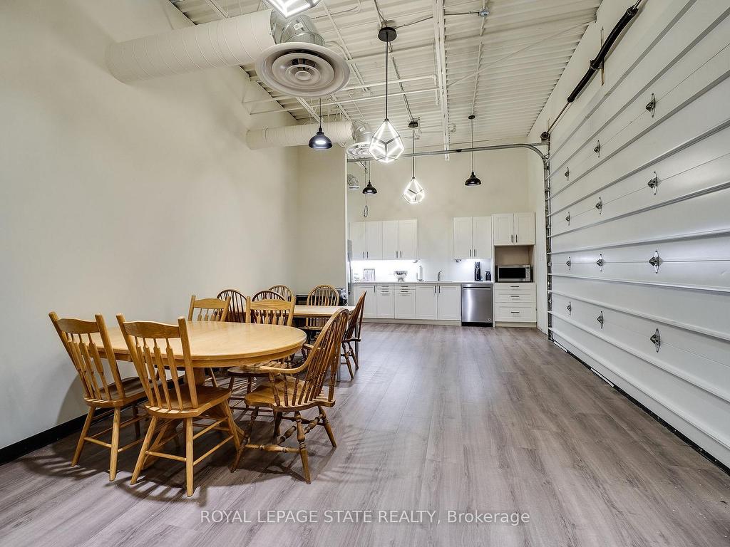









3485


Harvester

Road, 1,
Burlington,




ON
L7N 3T3

