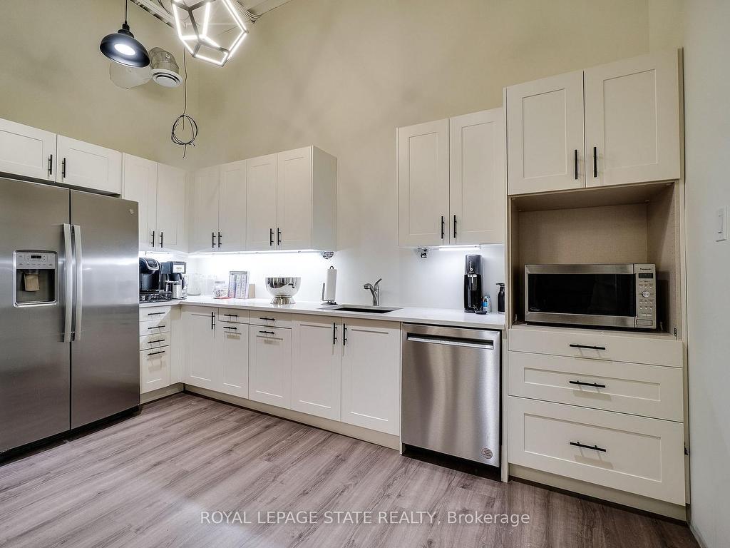 









3485


Harvester

Road, 1,
Burlington,




ON
L7N 3T3

