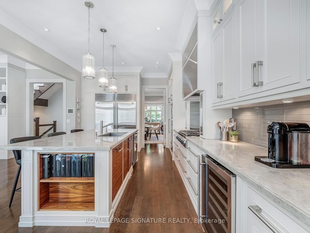 









15


Delavan

Avenue,
Toronto,




ON
M5P 1T2

