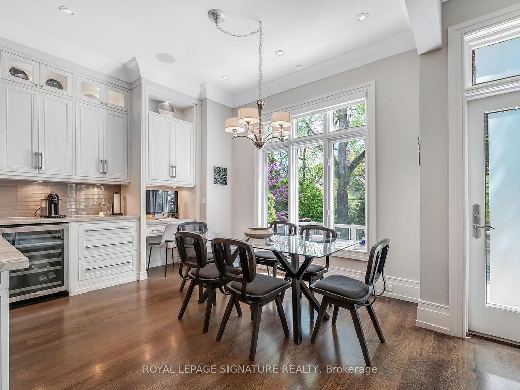 









15


Delavan

Avenue,
Toronto,




ON
M5P 1T2

