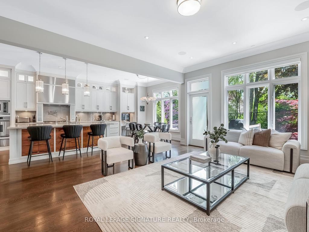 









15


Delavan

Avenue,
Toronto,




ON
M5P 1T2

