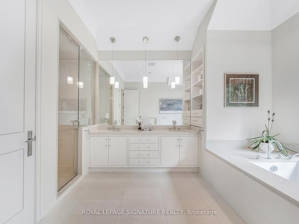 









15


Delavan

Avenue,
Toronto,




ON
M5P 1T2

