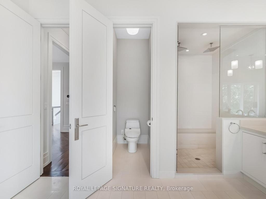 









15


Delavan

Avenue,
Toronto,




ON
M5P 1T2

