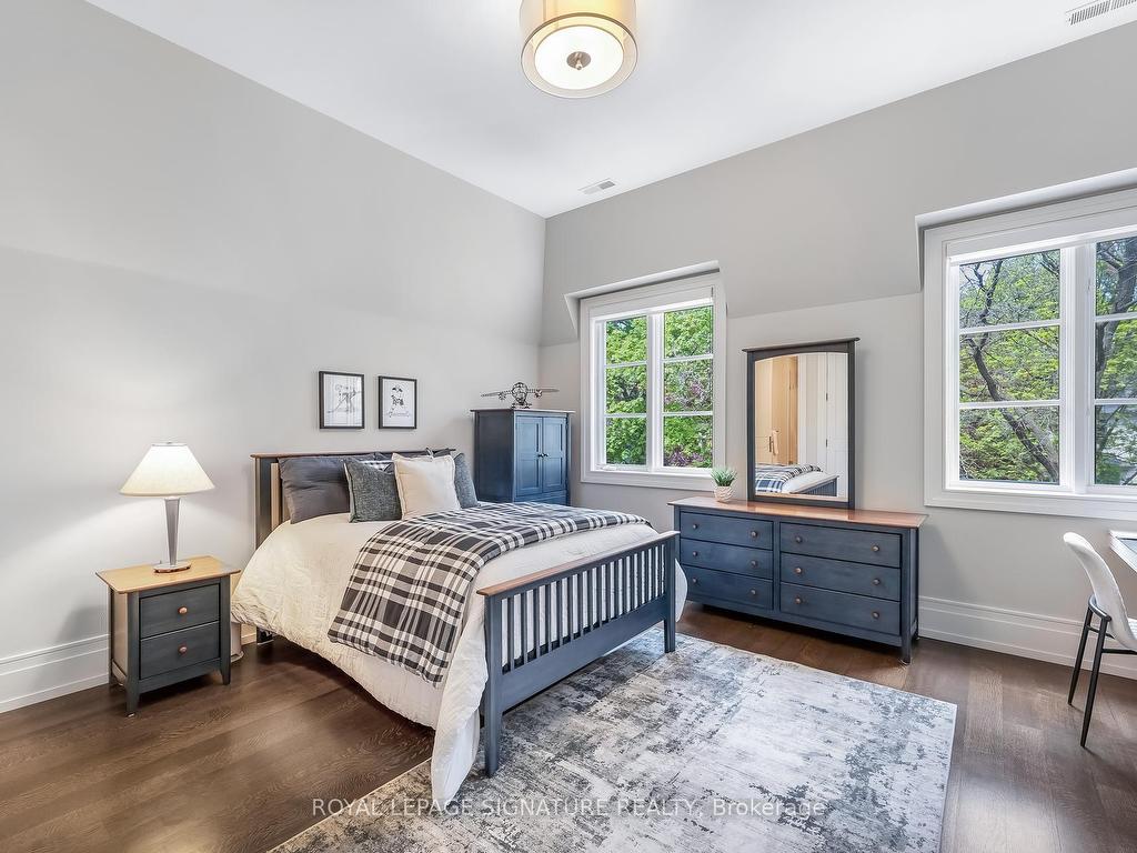 









15


Delavan

Avenue,
Toronto,




ON
M5P 1T2

