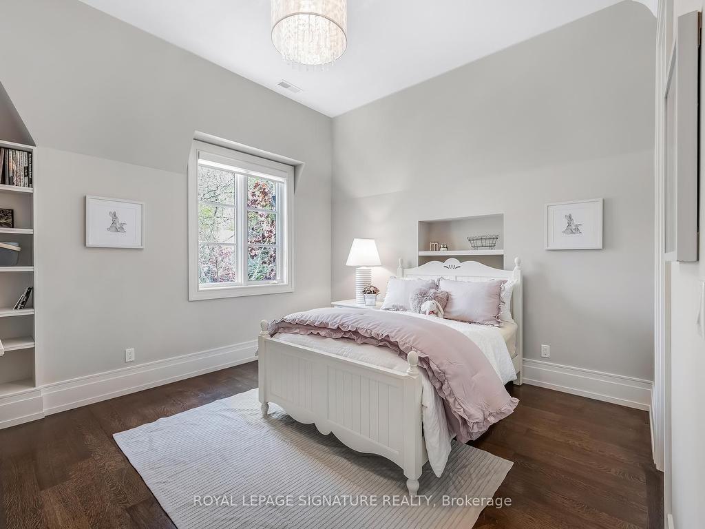









15


Delavan

Avenue,
Toronto,




ON
M5P 1T2


