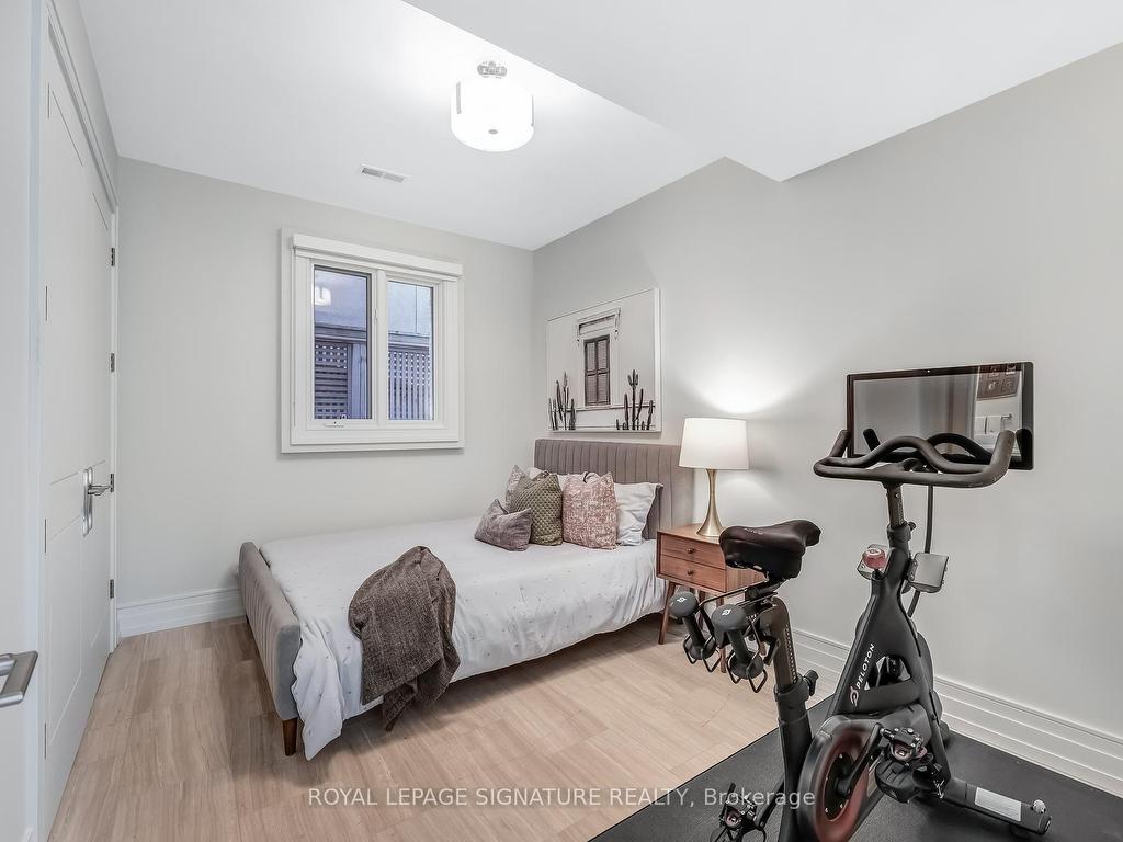 









15


Delavan

Avenue,
Toronto,




ON
M5P 1T2

