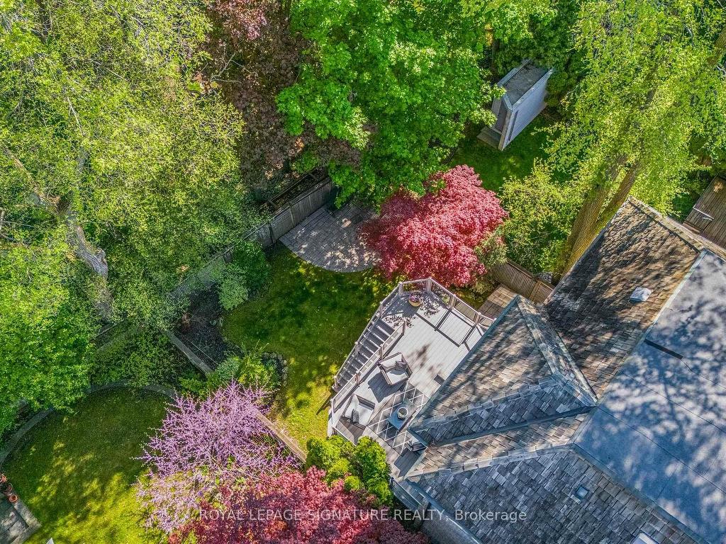 









15


Delavan

Avenue,
Toronto,




ON
M5P 1T2

