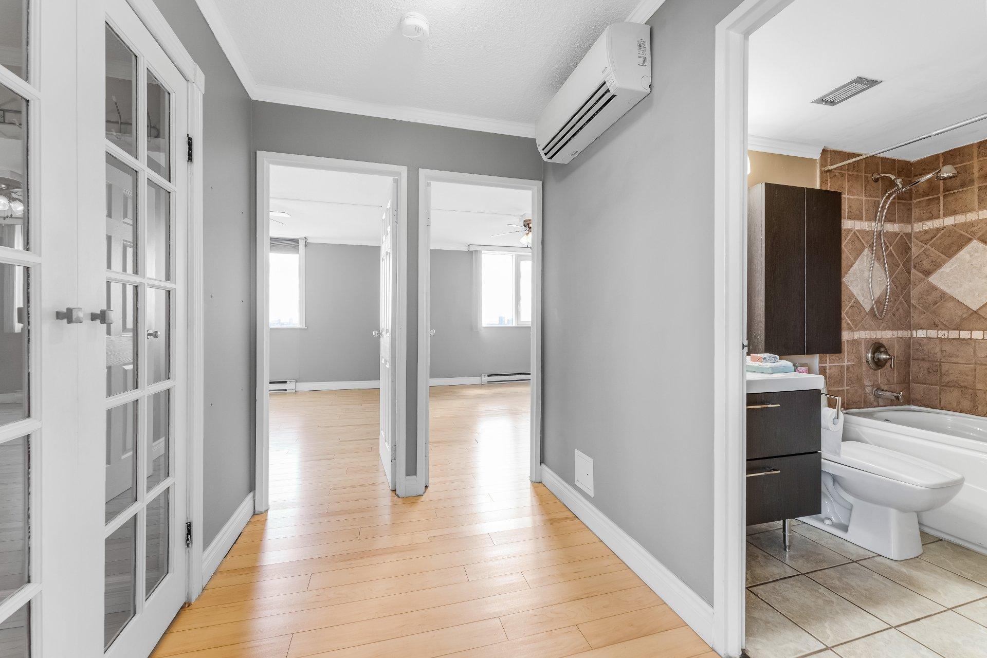 









285


Rue Laurier

, 2004,
Gatineau (Hull),




QC
J8X3W9

