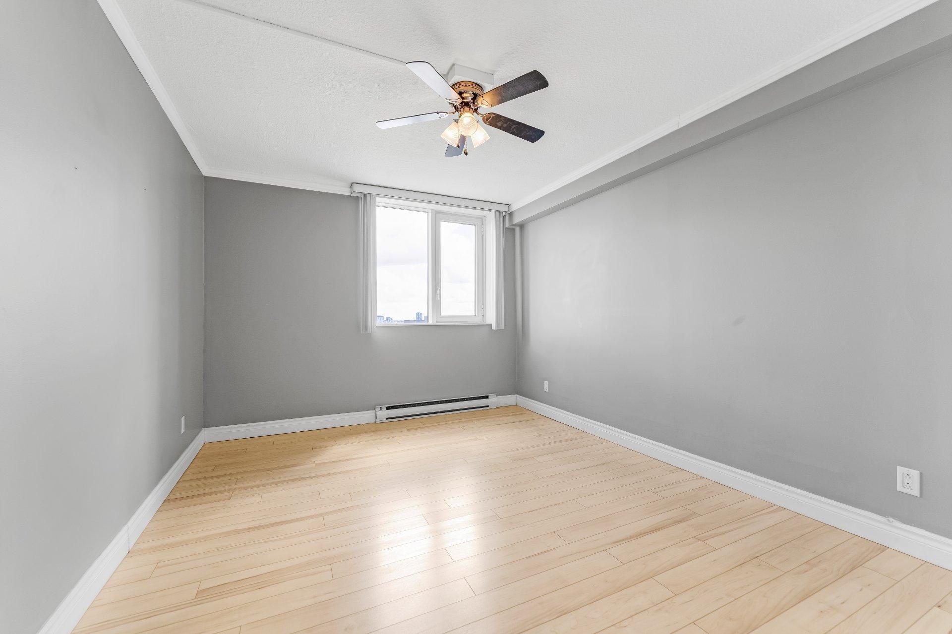 









285


Rue Laurier

, 2004,
Gatineau (Hull),




QC
J8X3W9

