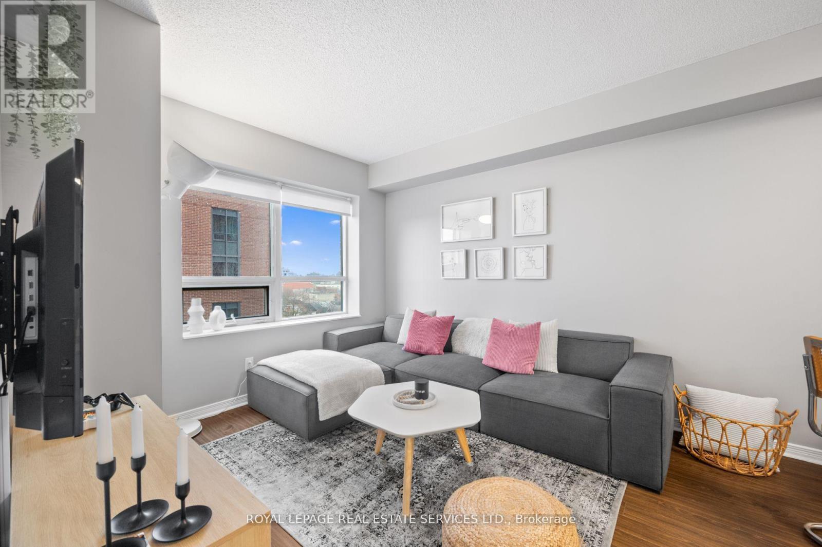 












834 - 60 HEINTZMAN STREET

,
Toronto,




Ontario
M6P5A1

