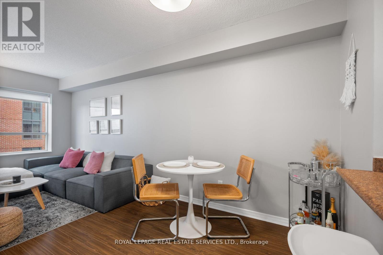 












834 - 60 HEINTZMAN STREET

,
Toronto,




Ontario
M6P5A1

