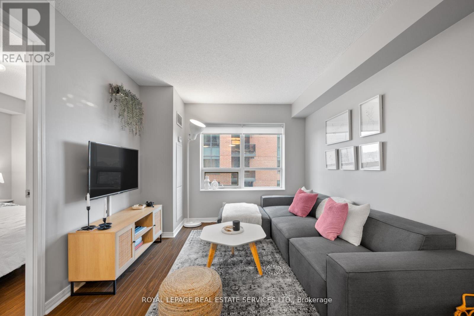 












834 - 60 HEINTZMAN STREET

,
Toronto,




Ontario
M6P5A1

