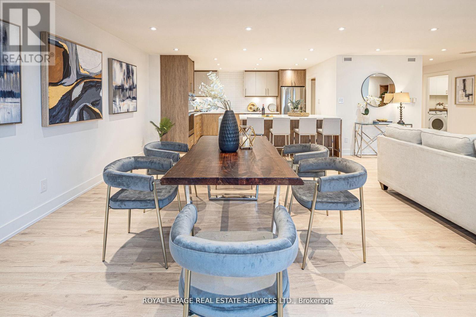












2008 - 175 CUMBERLAND STREET

,
Toronto,




Ontario
M5R3M9

