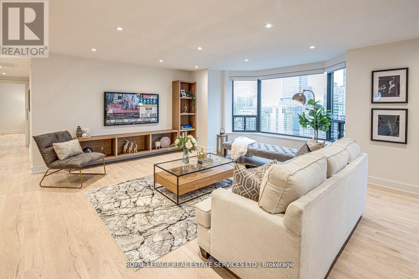












2008 - 175 CUMBERLAND STREET

,
Toronto,




Ontario
M5R3M9


