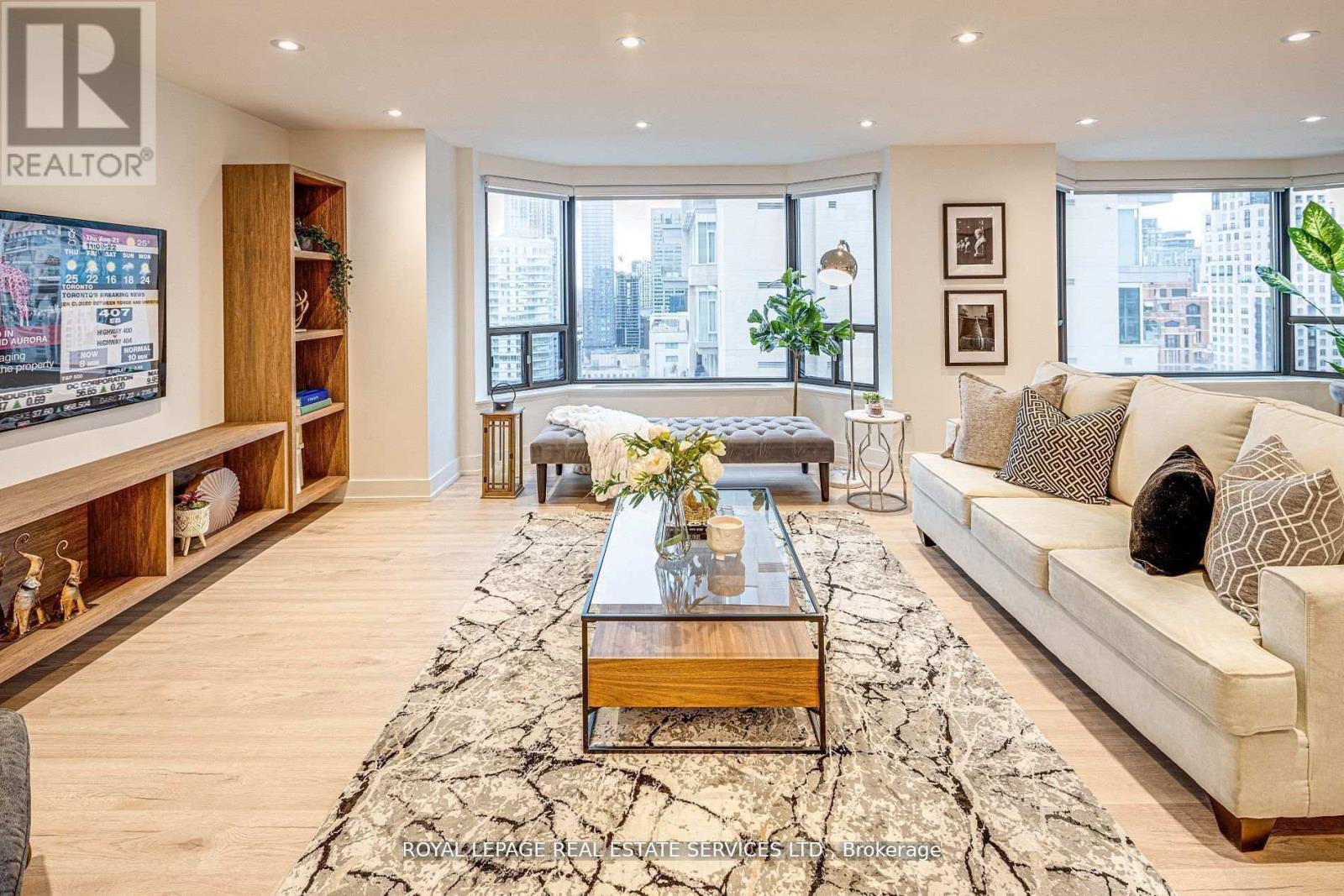 












2008 - 175 CUMBERLAND STREET

,
Toronto,




Ontario
M5R3M9

