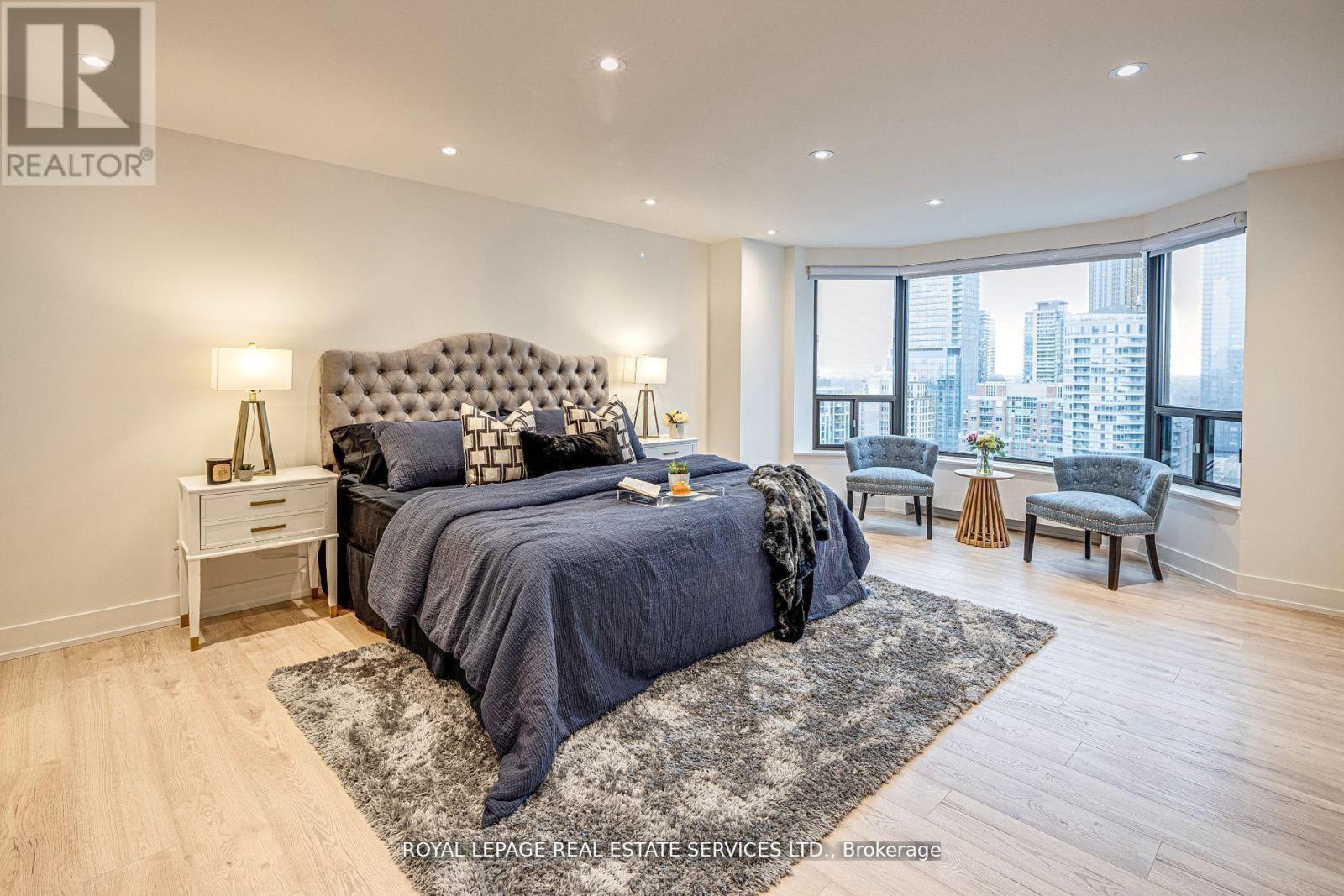 












2008 - 175 CUMBERLAND STREET

,
Toronto,




Ontario
M5R3M9


