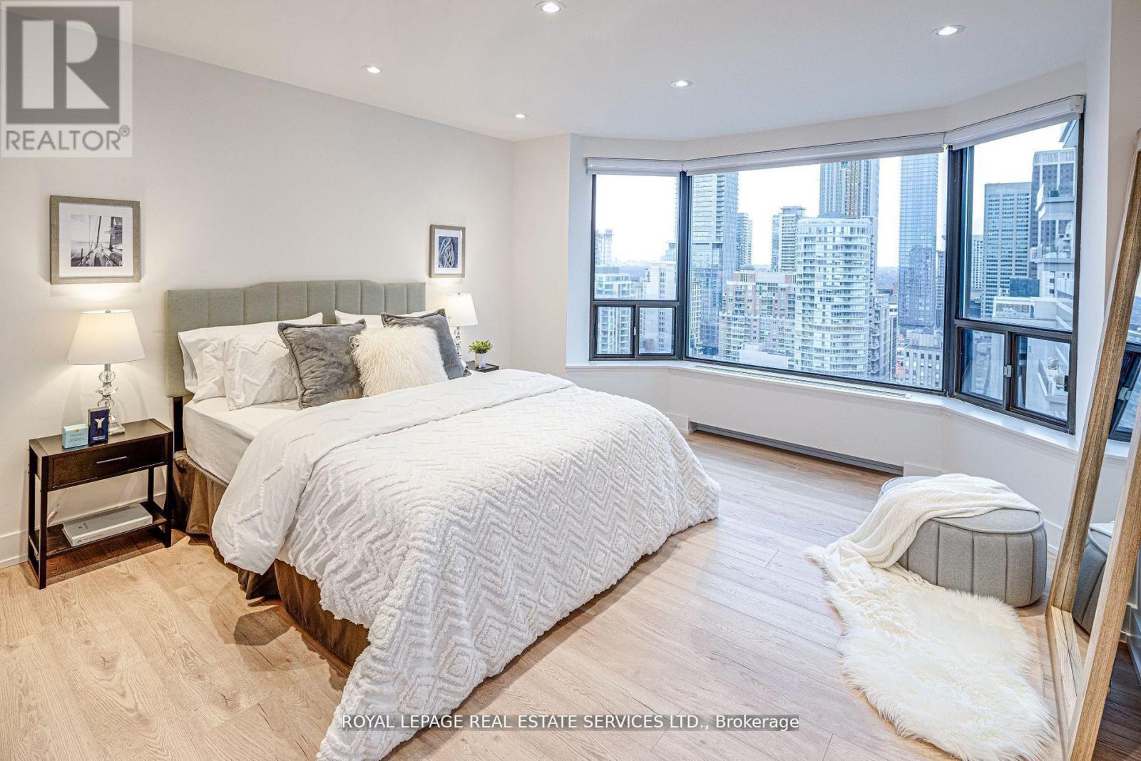 












2008 - 175 CUMBERLAND STREET

,
Toronto,




Ontario
M5R3M9

