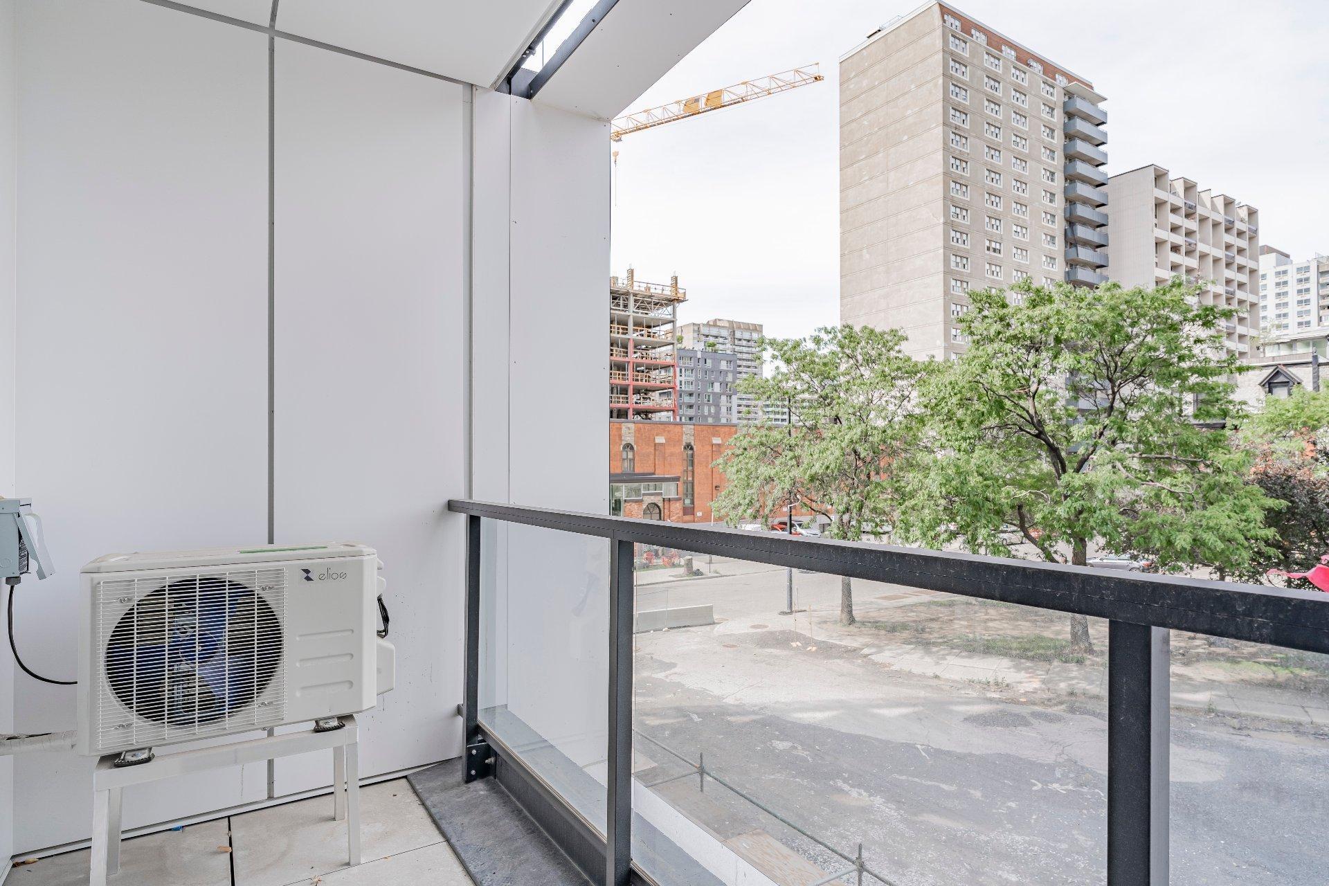 









2300


Rue Tupper

, 207,
Montréal (Ville-Marie),




QC
H3H0B9

