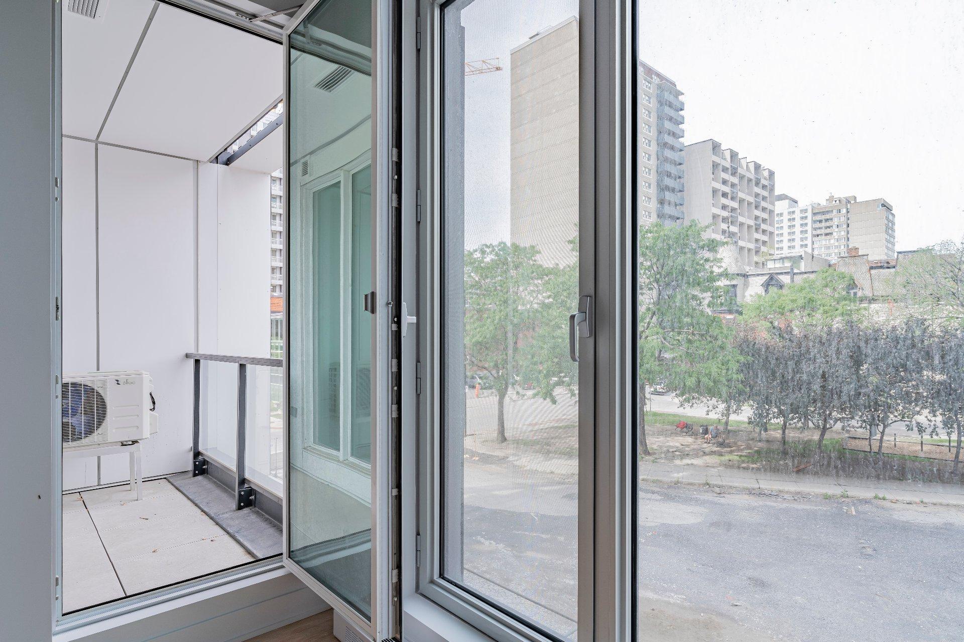 









2300


Rue Tupper

, 207,
Montréal (Ville-Marie),




QC
H3H0B9

