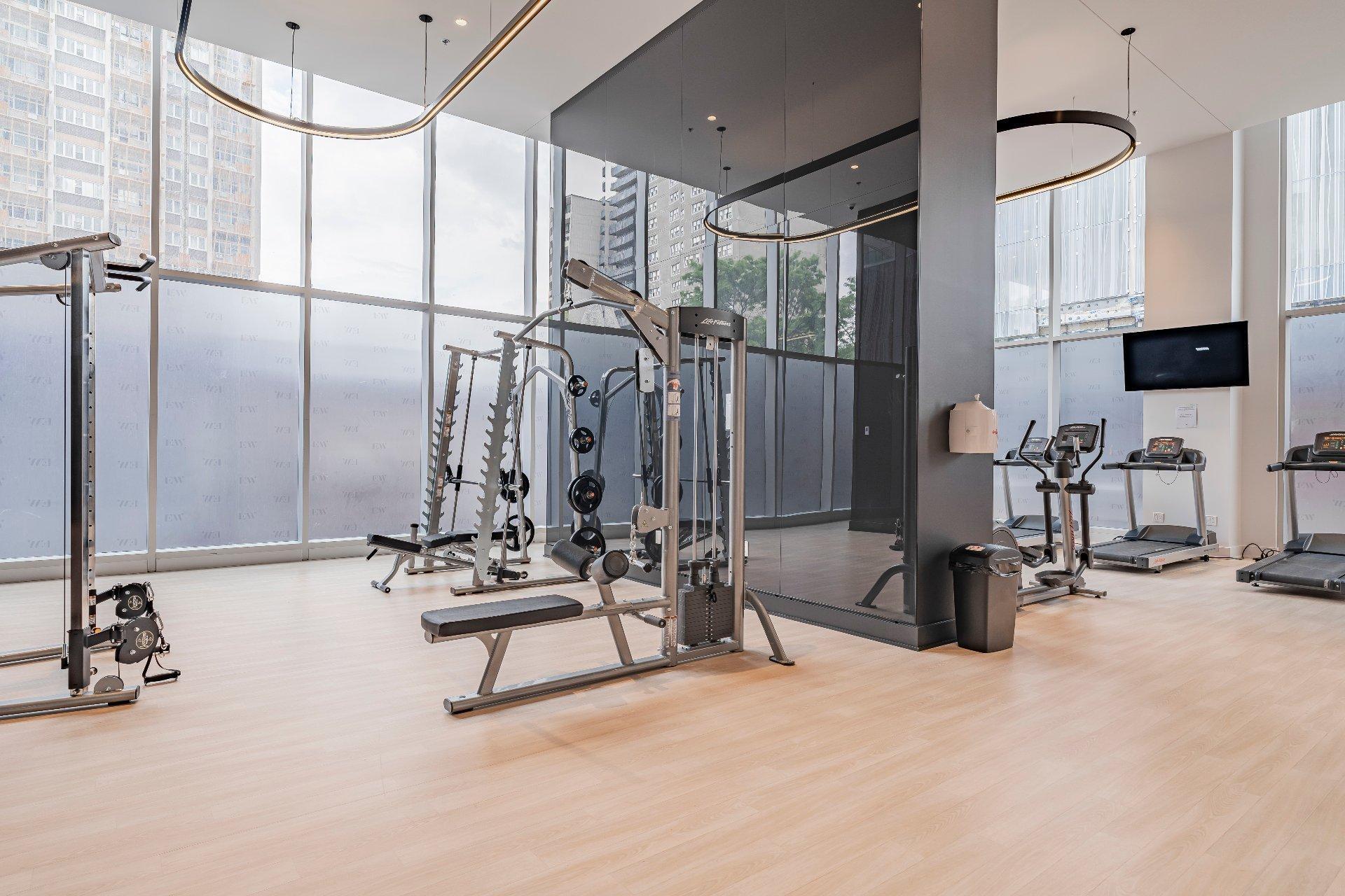 









2300


Rue Tupper

, 207,
Montréal (Ville-Marie),




QC
H3H0B9


