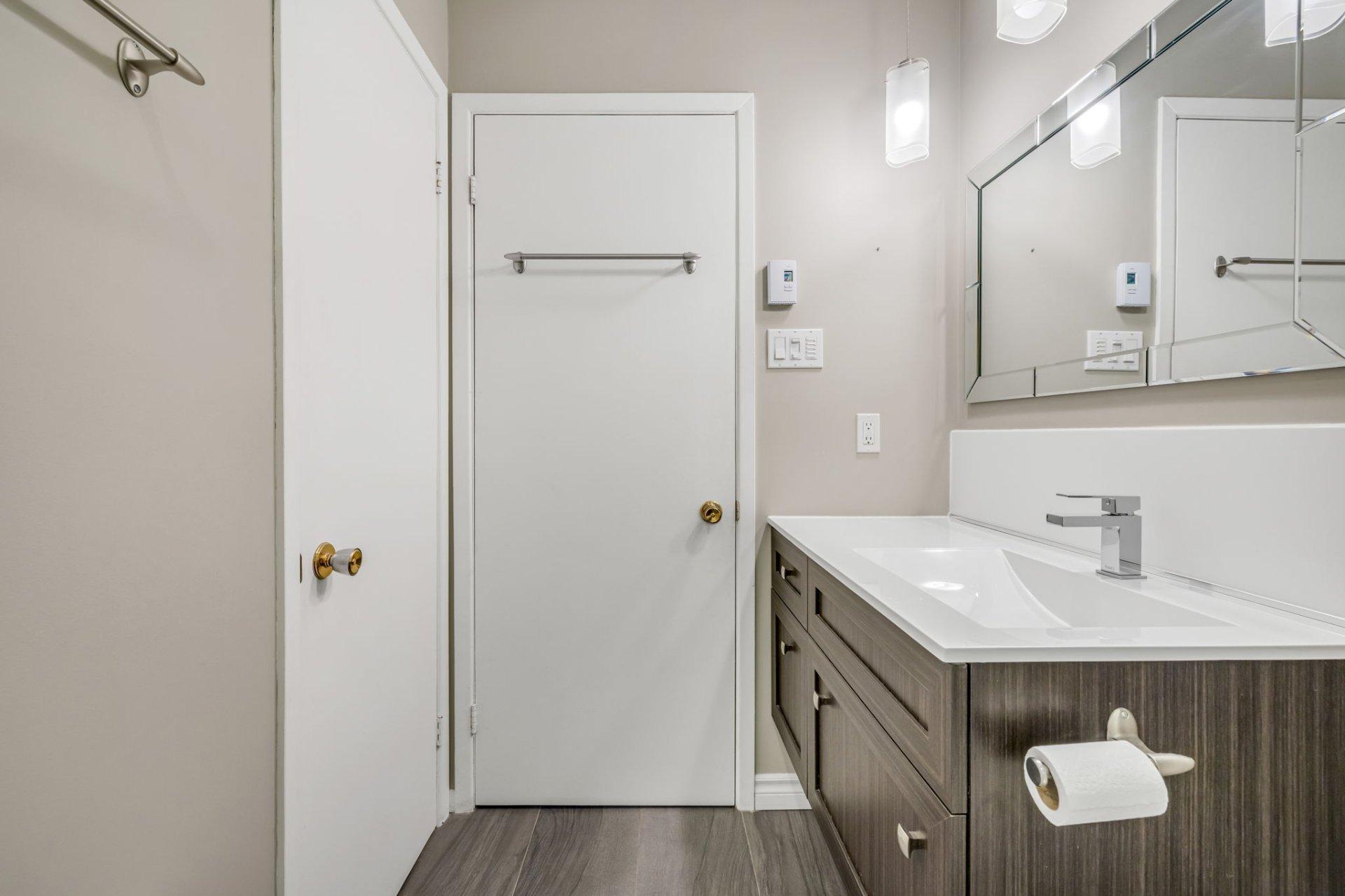 









934A


Rue de Boulogne

,
Lévis (Les Chutes-de-la-Chaudière-Est),




QC
G6Z1H8


